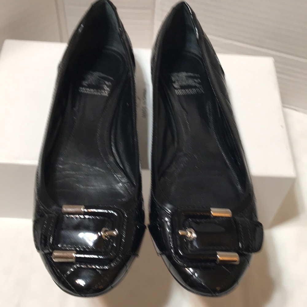 Burberry patent leather buckle flats - Picture 2 of 6